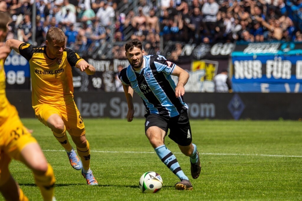 Fußball 3. Liga, Saison 2024/25, 37. Spieltag: Waldhof Mannheim gegen Dynamo Dresden***Am Ball: Tim Sechelmann (4, Mannheim) | Fußball 3. Liga, Saison 2024/25, 37. Spieltag: Waldhof Mannheim gegen Dynamo Dresden***Am Ball: Tim Sechelmann (4, Mannheim) - Realisiert mit Pictrs.com
