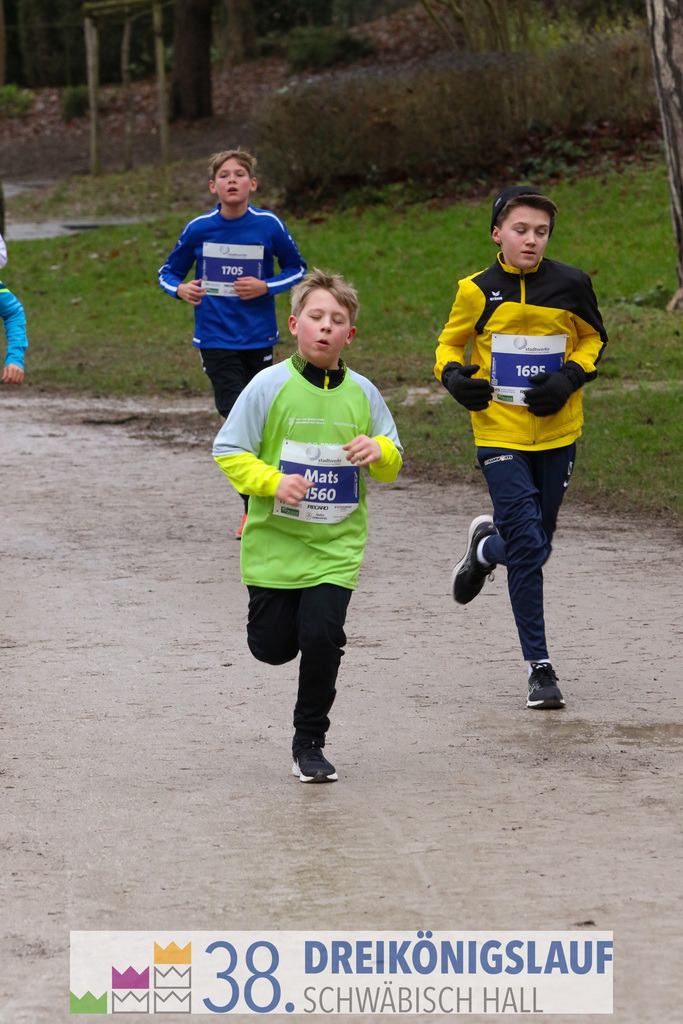 1700m Stadtwerke Jugendlauf | 3 Koenigslauf 2024 1700m Stadtwerke Jugendlauf - Realisiert mit Pictrs.com