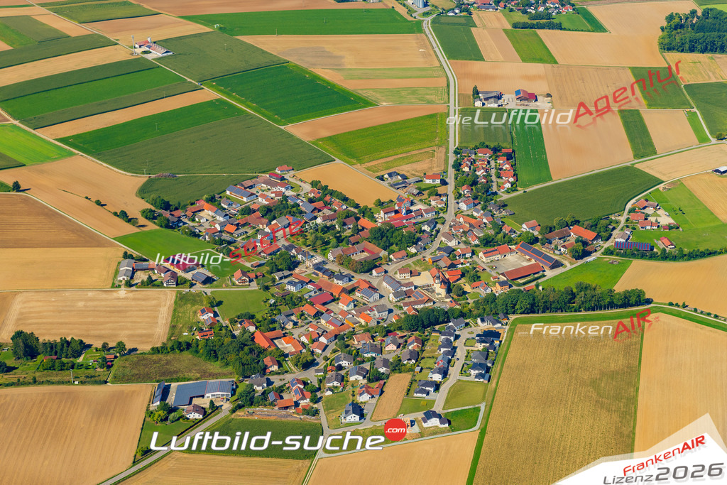 Luftaufnahme  Allkofen  Laberweinting Das Luftbild wurde 2025 vom UL-Flugzeug heraus erstellt ( keine Drohne ) - Hochauflösende Luftaufnahme -Nicht vergleichbar mit Google Maps oder Satelittenbilder- Die Geschenkidee !Mit Lizenz und Bildrechte bestellbar