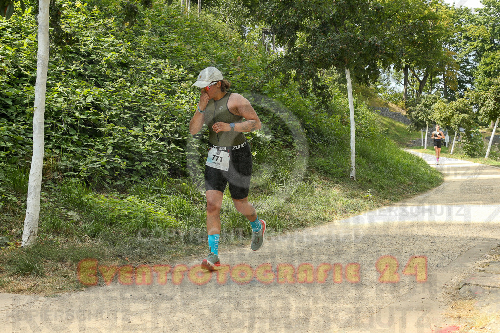 250824_1510_EX1_8615 | Sportfotografie im Rhein-Sieg Kreis, Köln, Bonn, NRW, Rheinland Pfalz, Hessen, etc. Unser Tätigkeitsfeld umfasst den Laufsport vom Volkslauf über den Marathon, Duathlon, Triathon bis zum Ultralauf wie Kölnpfad Ultra oder Schindertrail.