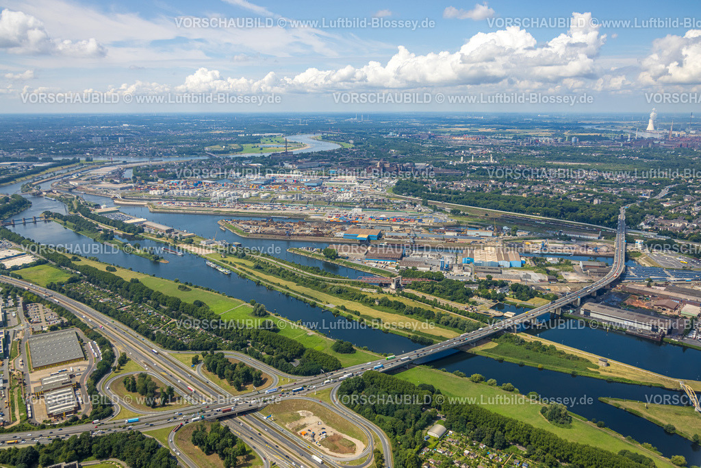 Duisburg250703160Nord | Luftbild, Berliner Brücke der Autobahn A59 über Fluss Ruhr und Rhein-Herne-Kanal zwischen Autobahnkreuz Dusiburg und Hafen Duisburg, Fernsicht und blauer Himmel mit Wolken, Duissern, Duisburg, Ruhrgebiet, Nordrhein-Westfalen, Deutschland