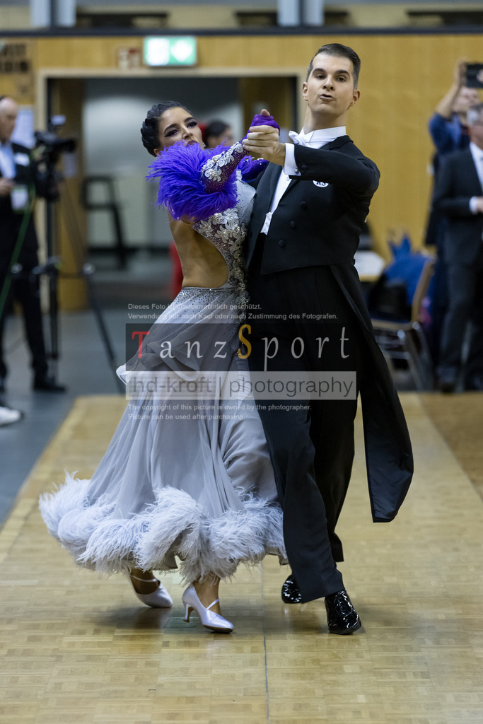 20241102_DC_HGR_Std_08850 | Tanzsportbilder, Standardtanz, Lateintanz, WDSF, DTV, LTVB, dancecomp, goc, hessen tanzt, blaues band der spree, walzer, tango, wiener walzer, slowfox, quickstepp, samba, rumba, cha-cha-cha, paso doble. jive, hd-kroft photography, turniertanzsport