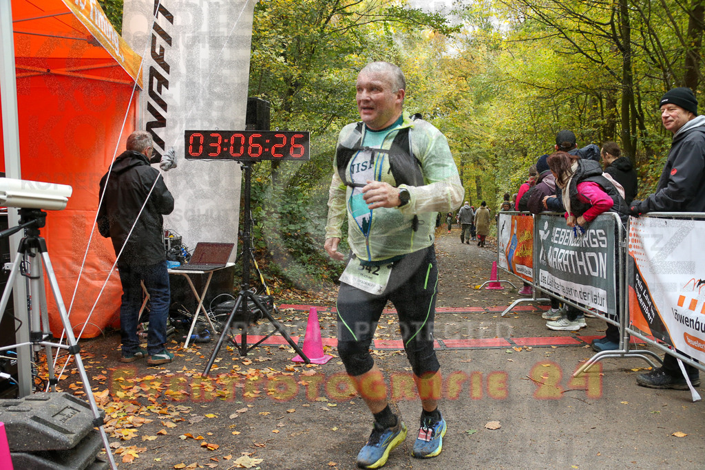 251026_1308_EX1_2602 | Sportfotografie im Rhein-Sieg Kreis, Köln, Bonn, NRW, Rheinland Pfalz, Hessen, etc. Unser Tätigkeitsfeld umfasst den Laufsport vom Volkslauf über den Marathon, Duathlon, Triathon bis zum Ultralauf wie Kölnpfad Ultra oder Schindertrail.