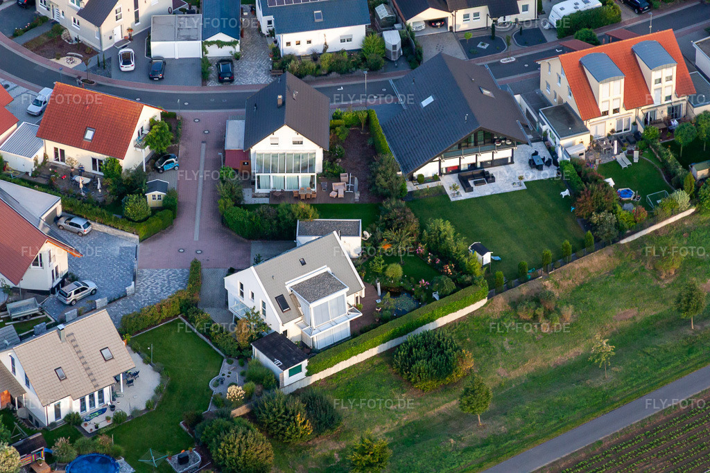 Luftbild: Pariser Straße in Offenbach an der Queich im Bundesland Rheinland-Pfalz in Deutschland. Foto: IMG_71295.jpg vom 27.08.2014 durch Werner Riehm/FLY-FOTO.de