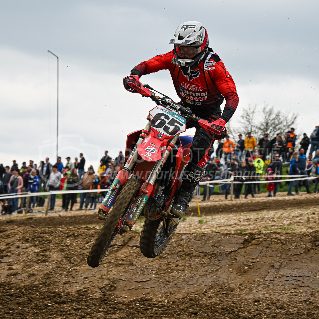 Motocross Schlatt bei Winterthur - 30. April 2023 | #65 Scheiben Robin aus Sulgen (CH) auf GASGAS in der Kategorie ProRace Serie am Motocross Schlatt bei Winterthur, 30. April 2023. 
Instagram: @mx_schlatt | @mc_wila | @sam_schweiz
Bild: Sportfotografie Markus Aeschimann | www.markus-aeschimann.ch - Realisiert mit Pictrs.com