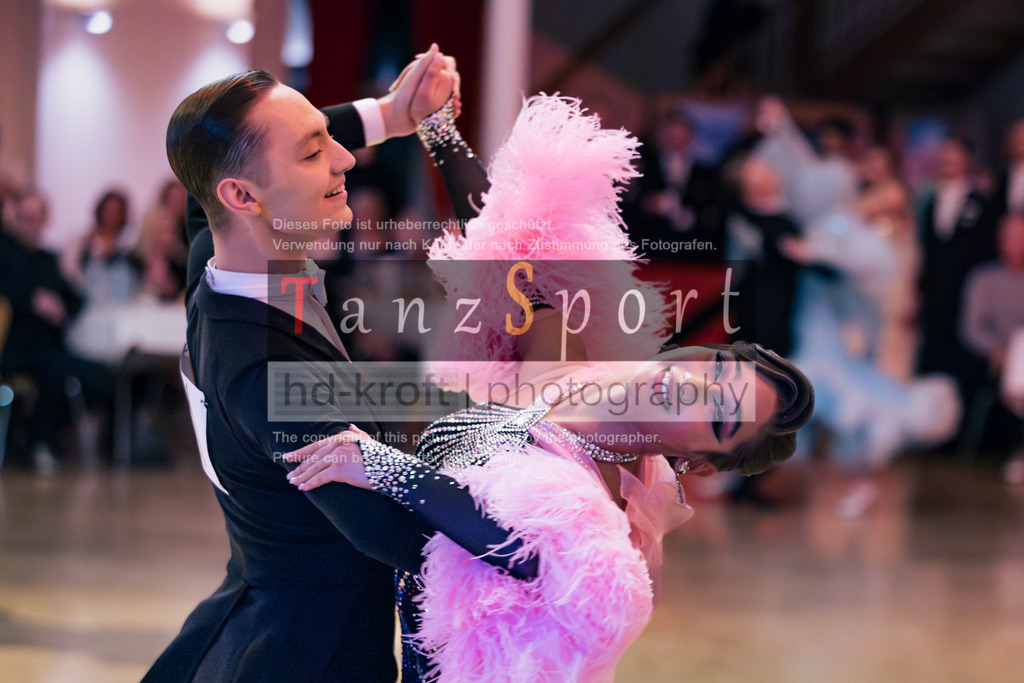 20251129_DM-HGS-S-Std_09391 | Tanzsportbilder, Standardtanz, Lateintanz, WDSF, DTV, LTVB, dancecomp, goc, hessen tanzt, blaues band der spree, walzer, tango, wiener walzer, slowfox, quickstepp, samba, rumba, cha-cha-cha, paso doble. jive, hd-kroft photography, turniertanzsport
