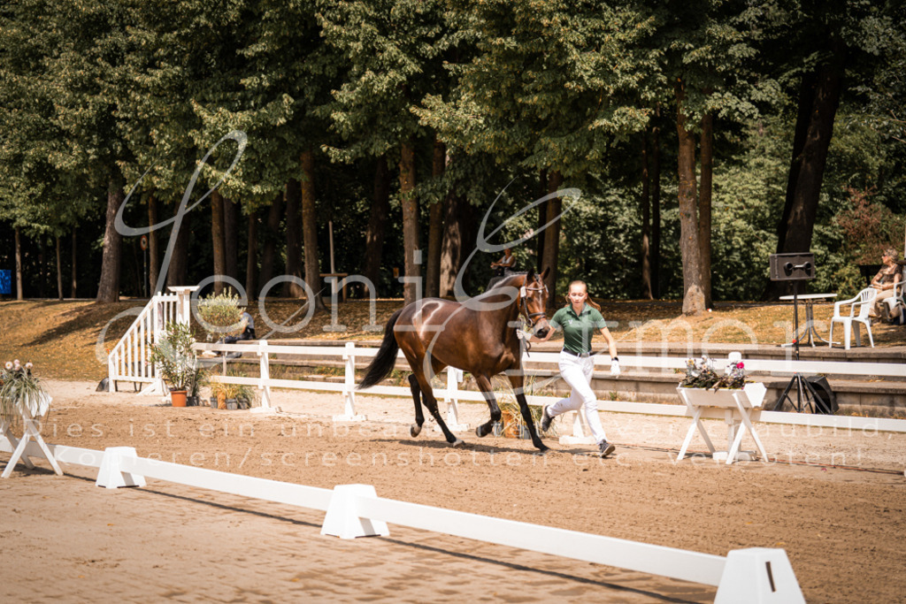 1.Fr00123 | Leoni Ertmer Photography - Realisiert mit Pictrs.com