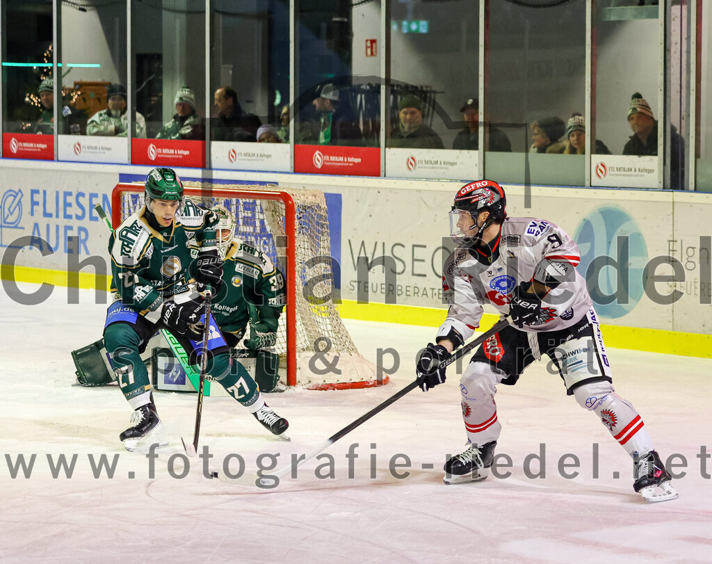 2025-12-14_087_TSV_Erding_gegen_ECDC_Memmingen_Indians | Erding, Deutschland, 14.12.2025:Eishockey, Oberliga Süd 2025 / 2026, 26. Spieltag, TSV Erding gegen ECDC Memmingen Indians, Endergebnis: 1:2Foto: Christian Riedel / fotografie-riedel.net