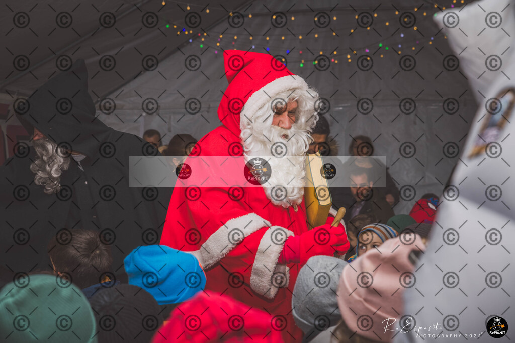 20241206_FCR-Weihnachtsmann_024 | Sport und Naturfotografie von Roberto Esposito zeigt echte Momente Bewegung und die Schönheit der Natur. Ausdrucksstarke Bilder schaffen Emotionen.