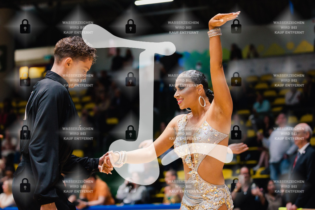 Hessen Tanzt WDSF Open Youth Latin 2nd (48) Maddox Loevenhardt _ Sara Coman (Denmark)-2025-05-17-1857 | Webshop for digital downloads and prints of dance sport, event & show photographer Julian Link - Realisiert mit Pictrs.com
