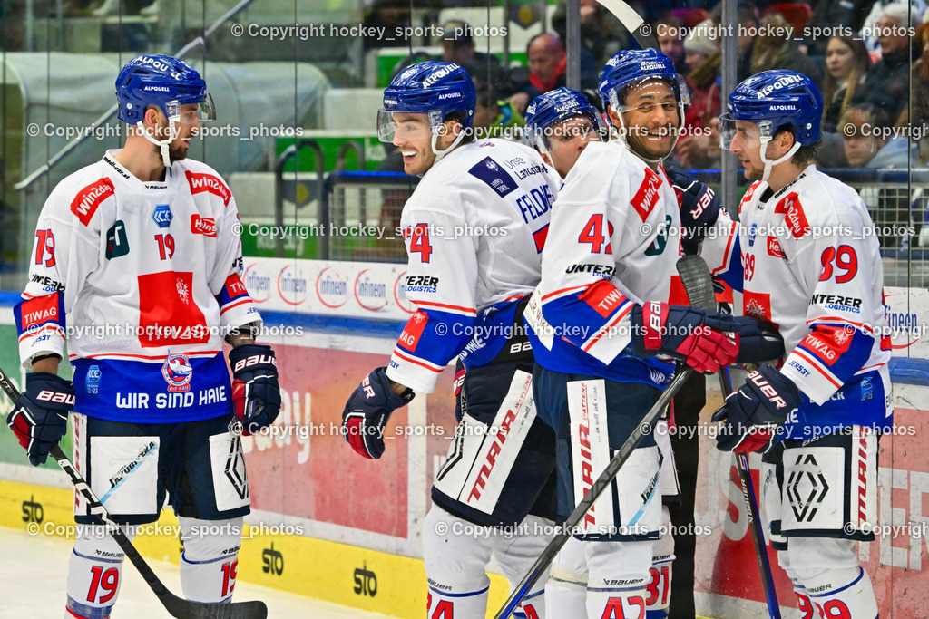 EC IDM Wärmepumpen VSV vs. HC Innsbruck 26.12.2022 | Jubel HC Innsbruck Mannschaft, #19 Cuma Tyler, #74 Feldner Nico, #42 Watson Jamal, #89 Bär Lukas