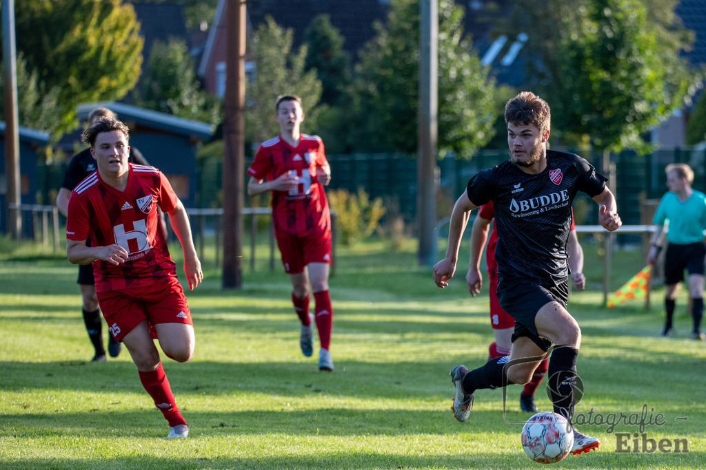 TV Metjendorf-SVE Wiefelstede | Kreisliga Herren;TV Metjendorf (rot)-SVE Wiefelstede (schwarz) am 08.08.2023; in Metjendorf (Sportanlage Metjendorf), Photo: Philip Eiben 2023 - Realisiert mit Pictrs.com