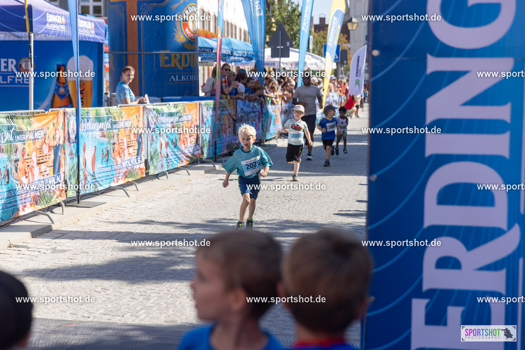 VJ__2936 | Stadtlauf Erding 2025 #stadtlauferding #erdingstadtlauf #stadtlauf_erding #laufmotivation #trisporterding #yourpictrs #sportshot_your_pictrs