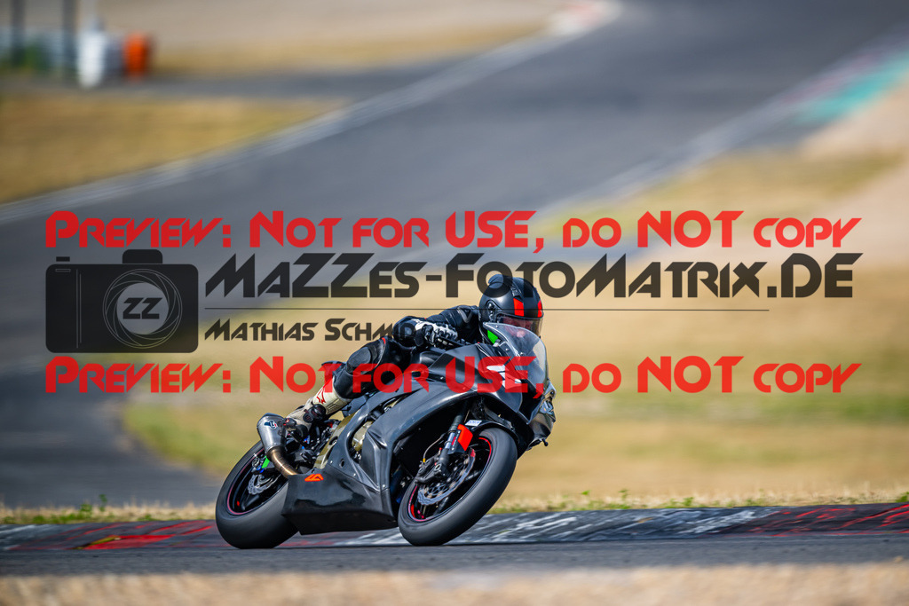 MaZZes_FotoMatrix_230719_8961 | WEISS