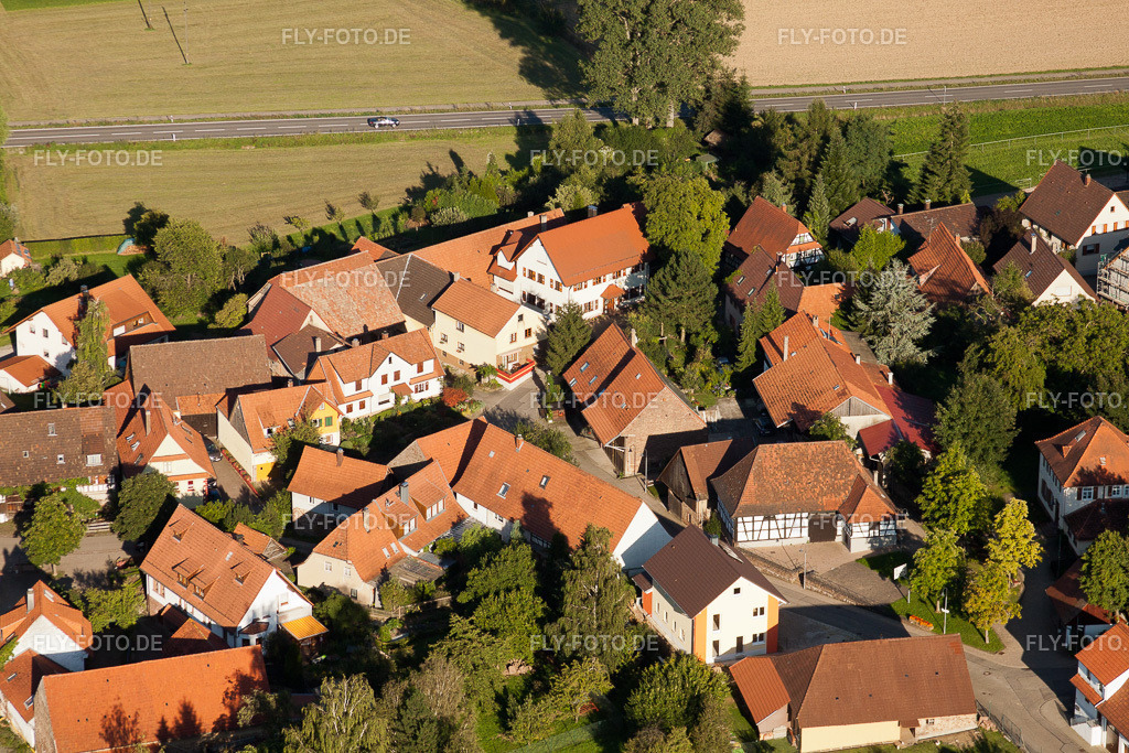 Karlstr | Luftbild: Karlstr im Ortsteil Dietenhausen in Keltern im Bundesland Baden-Württemberg in Deutschland. Foto: IMG_32416.jpg vom 21.08.2010 durch Werner Riehm/FLY-FOTO.de - Realisiert mit Pictrs.com