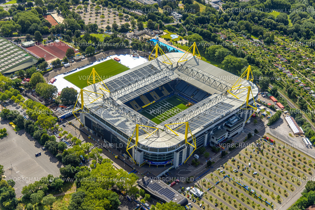 Dortmund240700115 | Luftbild, Signal Iduna Park, auch Westfalenstadion, Bundesligastadion des BVB 09 Borussia Dortmund, ein Spielort der UEFA Euro 2024, Westfalenhalle, Dortmund, Ruhrgebiet, Nordrhein-Westfalen, Deutschland