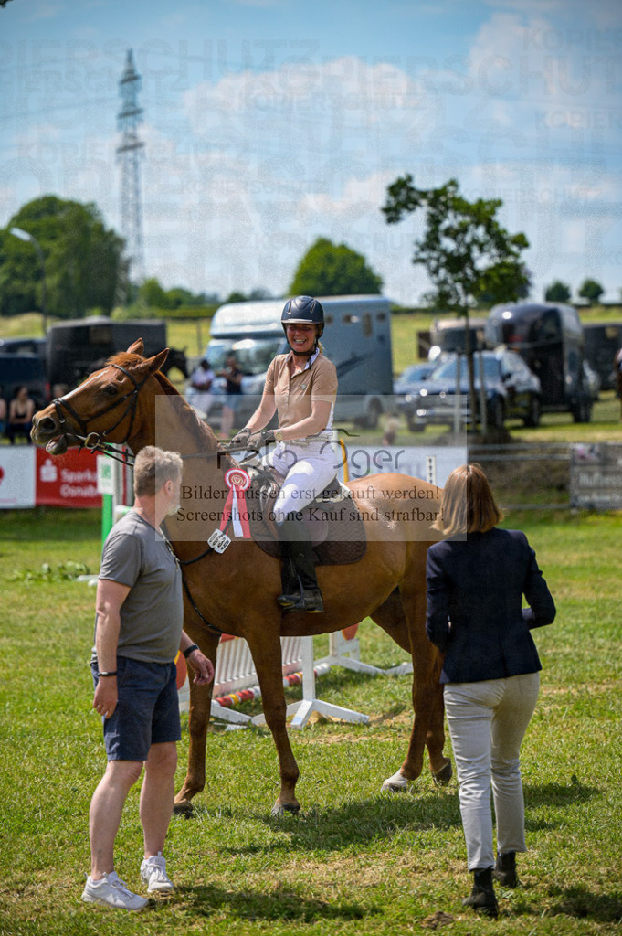 Reitturnier Voxtrup | Entdecke hochwertige Reitturnierfotos von Foto Oger. Professionell, emotional und authentisch – jetzt Lieblingsmomente im Shop bestellen.Deutschlandweite Turnierfotografie. - Realisiert mit Pictrs.com