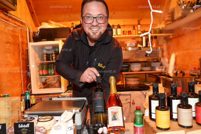 Nikolaussackerl am Christkindlmarkt | Bildershop von pixelworld.at - Realisiert mit Pictrs.com