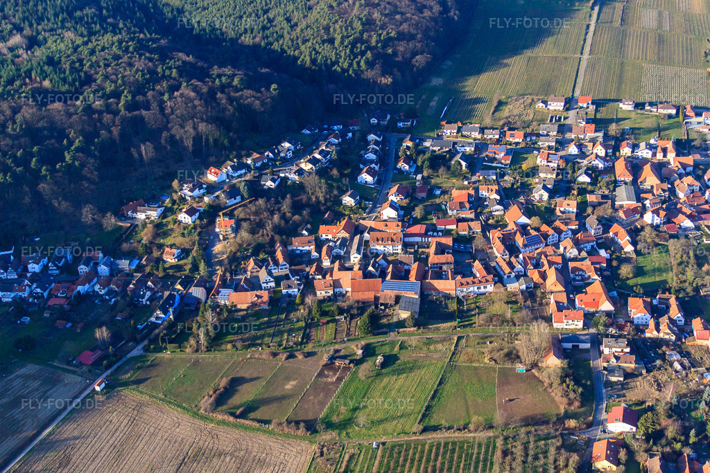 Luftbild: Oberdorfstr in Oberotterbach im Bundesland Rheinland-Pfalz in Deutschland. – Foto: IMG_62355.jpg vom 24.02.2014 durch Werner Riehm/FLY-FOTO.de – Auflösung des Originals: 4752 x 3168 px