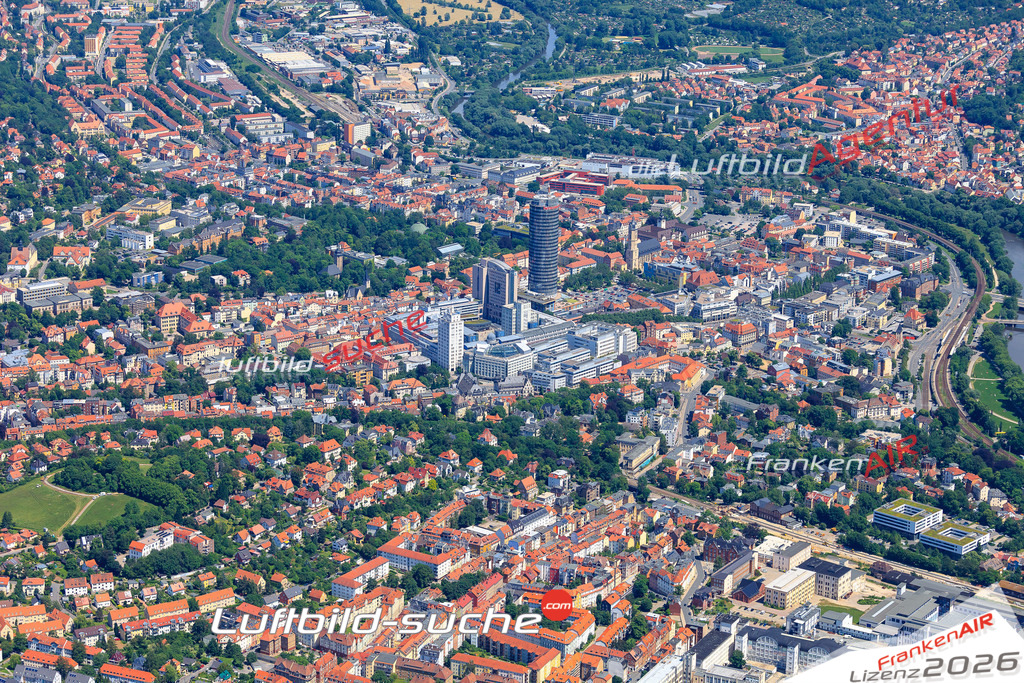 Die Luftaufnahme der Stadt Jena wurde vom UL-Flugzeug heraus erstellt ( keine Drohne )- hohe Auflösung für beste Qualität