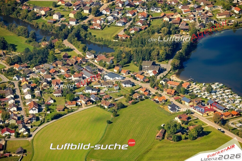 Das Luftbild zeigt : Neubäu am See Roding - Die Luftaufnahme wurde 2023 vom UL-Flugzeug aus erstellt ( keine Drohne ) - Hochauflösende Luftaufnahme - Für grossformatige Ausdrucke geeignet. Die Geschenkidee !Mit Lizenz und Bildrechte bestellbar