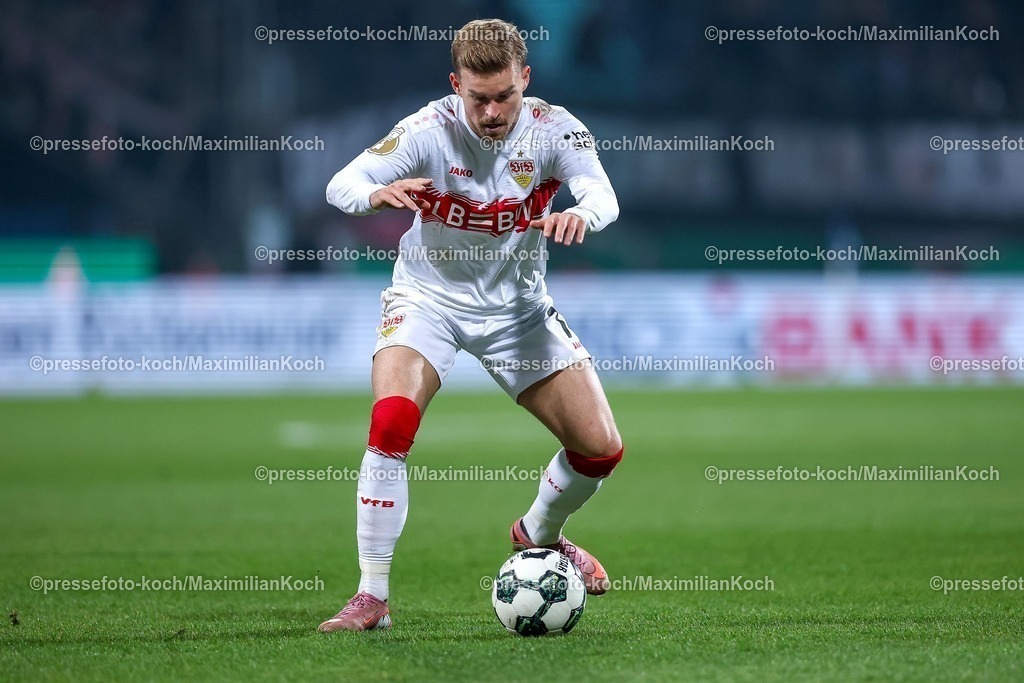 BOC03122501019 | 03.12.2025, Fußball, DFB-Pokal, VfL Bochum - VfB Stuttgart, Achtelfinale, Vonovia Ruhrstadion, Saison 2025 2026: Maximilian Mittelstädt  (VfB Stuttgart #07)  DFB regulations prohibit any use of photographs as image sequences and or quasi-video.