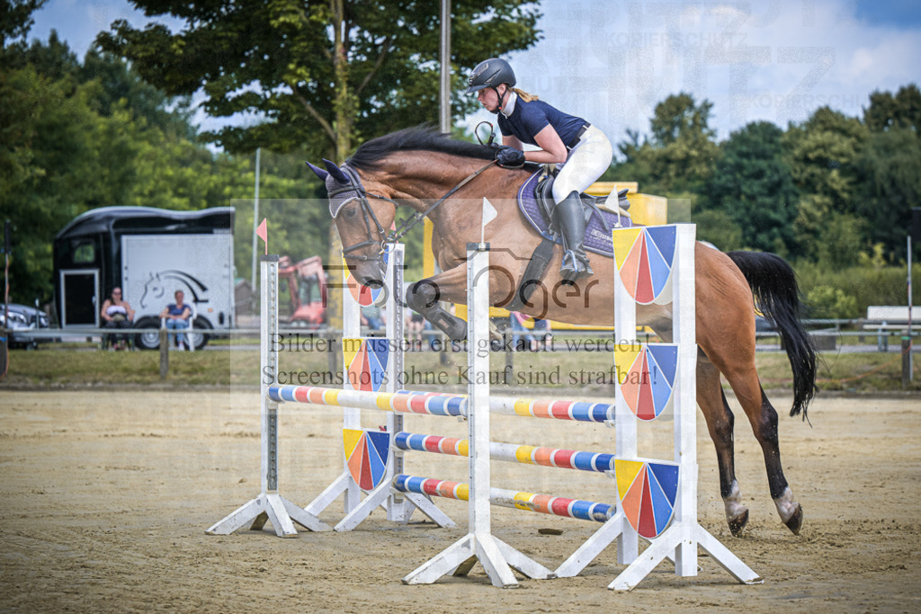 DOS_5506 | Entdecke hochwertige Reitturnierfotos von Foto Oger. Professionell, emotional und authentisch – jetzt Lieblingsmomente im Shop bestellen.Deutschlandweite Turnierfotografie. - Realisiert mit Pictrs.com
