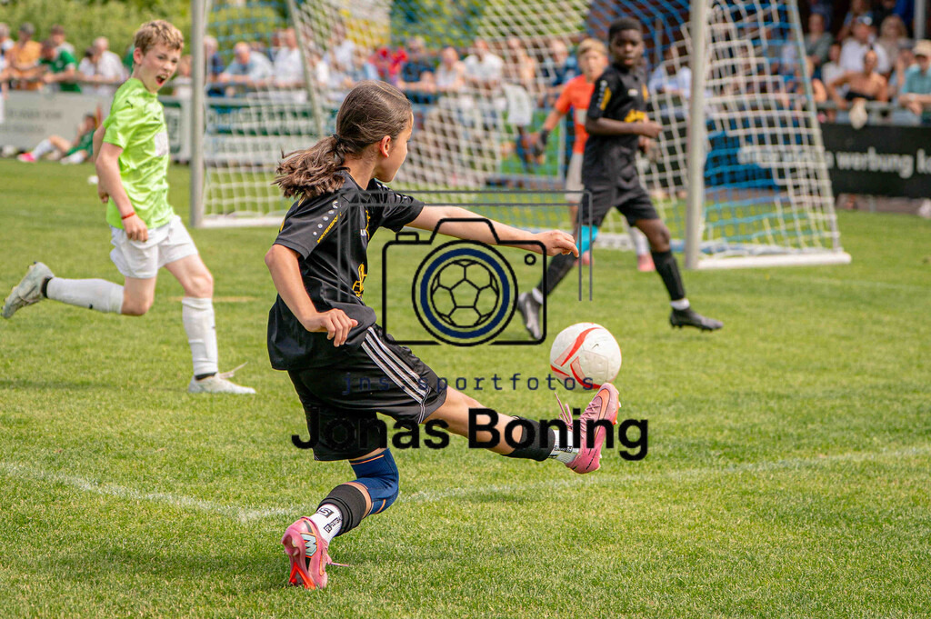 Fußball I E-Junioren I Saison 2025-2026 I OM-Cup Lüsche I Sonntag  I 23303 | jns.sportfotos - Realisiert mit Pictrs.com