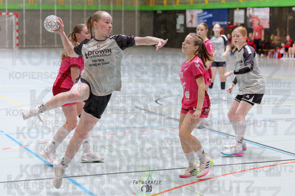 Hessenmeisterschaft wJC - Spiel um Platz 3; TuS Kriftel - SG Schenklengsfeld | Hessenmeisterschaft wJC - Spiel um Platz 3; TuS Kriftel - SG Schenklengsfeld am 22.03.2025 in Biedenkopf (Sporthalle Lahntalschule)Photo © 2025 - Jörg Heinrich - Realisiert mit Pictrs.com