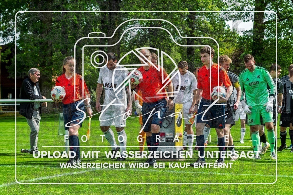 Kreisliga Herren HK - FG Fulde-Stellichte vs. Germania Walsrode | Gerrit Ludwig (Schiedsrichter), Katharina Thiemann (Schiedsrichterassistentin), Johann Schindler (Schiedsrichterassistent); Kreisliga Herren HK - FG Fulde-Stellichte vs. Germania Walsrode am 10.05.26 in Fulder Zentralstadion, Fulde - Realisiert mit Pictrs.com