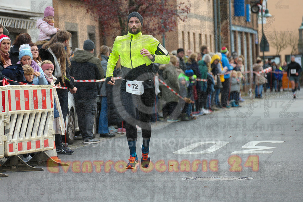 221127_1218_EX1_2372 | Sportfotografie im Rhein-Sieg Kreis, Köln, Bonn, NRW, Rheinland Pfalz, Hessen, etc. Unser Tätigkeitsfeld umfasst den Laufsport vom Volkslauf über den Marathon, Duathlon, Triathon bis zum Ultralauf wie Kölnpfad Ultra oder Schindertrail.