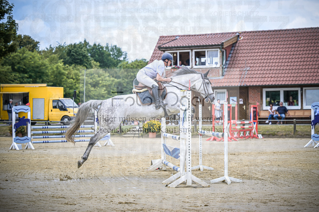DOS_7935 | Entdecke hochwertige Reitturnierfotos von Foto Oger. Professionell, emotional und authentisch – jetzt Lieblingsmomente im Shop bestellen.Deutschlandweite Turnierfotografie. - Realisiert mit Pictrs.com