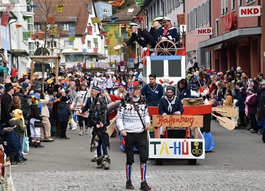 FasMontag _24-025-RA | Fotoblog Schwarzwald, Foto Blog Wiesental, Pfaffenberg, Winterzauber, Zeller Bergland, Zell im Wiesental, Fotoblog Wiesental, Landschaftsfotos, Bilder Wiesental, Natur, Naturbilder, Fastnacht, Zeller Fastnacht, Zeller Fasnacht, Zeller Bergland, Belchen, - Realisiert mit Pictrs.com