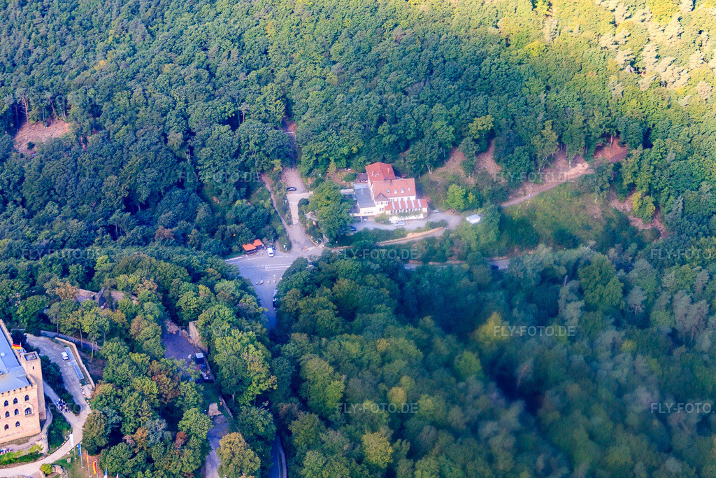 Luftbild: Burgschänke Rittersberg Fam. Rusche im Ortsteil Hambach an der Weinstraße in Neustadt im Bundesland Rheinland-Pfalz in Deutschland. Foto: IMG_52678.jpg vom 02.09.2012 durch Werner Riehm/FLY-FOTO.deWWW.HAUS-RITTERSBERG.DE