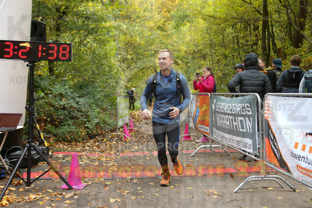 251026_1323_EX1_3301 | Sportfotografie im Rhein-Sieg Kreis, Köln, Bonn, NRW, Rheinland Pfalz, Hessen, etc. Unser Tätigkeitsfeld umfasst den Laufsport vom Volkslauf über den Marathon, Duathlon, Triathon bis zum Ultralauf wie Kölnpfad Ultra oder Schindertrail.