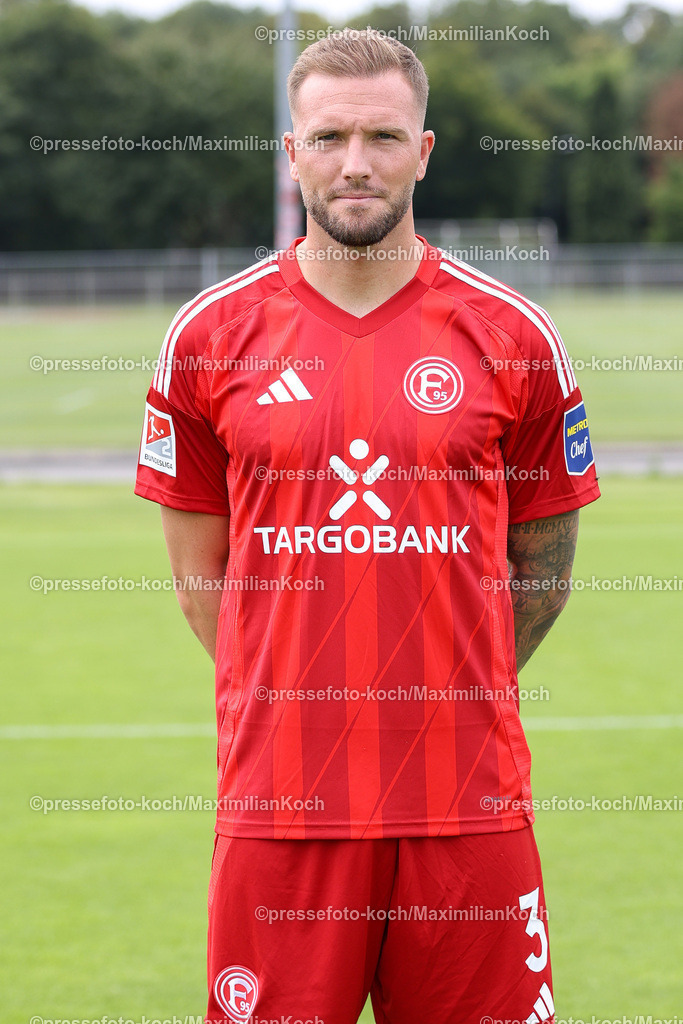 Due2BL25072401041 | Andre Hoffmann; Fortuna Düsseldorf; 2. Bundesliga, Porträttermin 2024/2025
