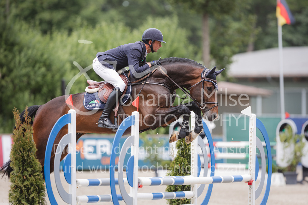 220614_Mühlen_SprPfL-502 | Late Entry Mühlen
Springpferdeprüfung Kl.L 4-7j. gl. Einlaufprüfung für 5j.Pferde
14.06.2022