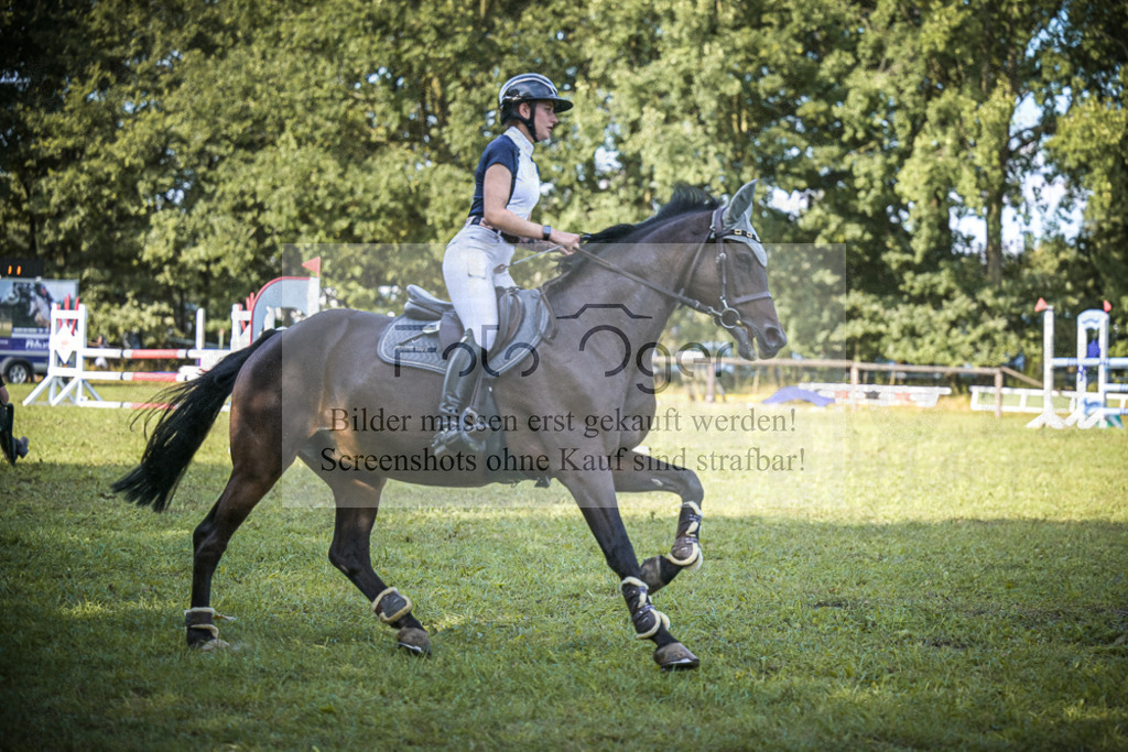 DOS_0699 | Entdecke hochwertige Reitturnierfotos von Foto Oger. Professionell, emotional und authentisch – jetzt Lieblingsmomente im Shop bestellen. - Realisiert mit Pictrs.com