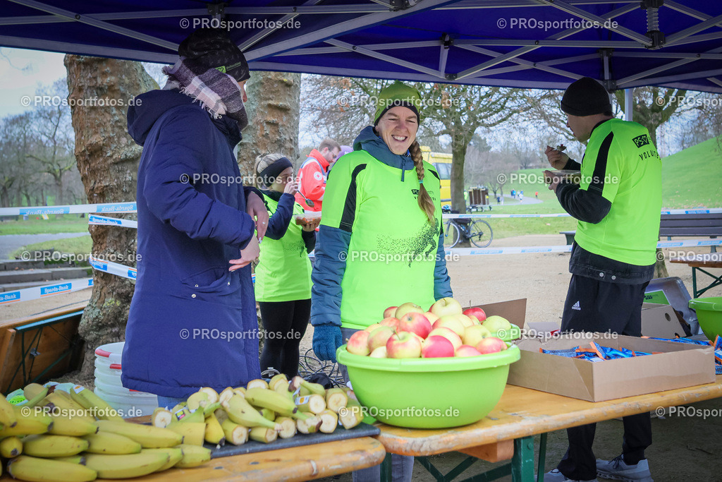 6. Bonner Nikolauslauf; Bonn, 14.12.2025 | Impressionen vom 6. Bonner Nikolauslauf am 14.12.2025 in Bonn (Nordrhein-Westfalen). 