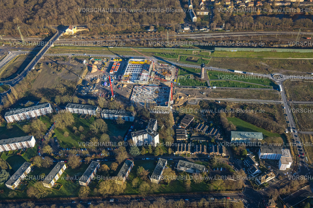 Duisburg241202057 | Luftbild, Baustelle für geplantes Duisburger Wohnquartier am ehemaligen Rangierbahnhof Wedau, an der Sechs-Seen-Platte, Wedau, Duisburg, Ruhrgebiet, Nordrhein-Westfalen, Deutschland