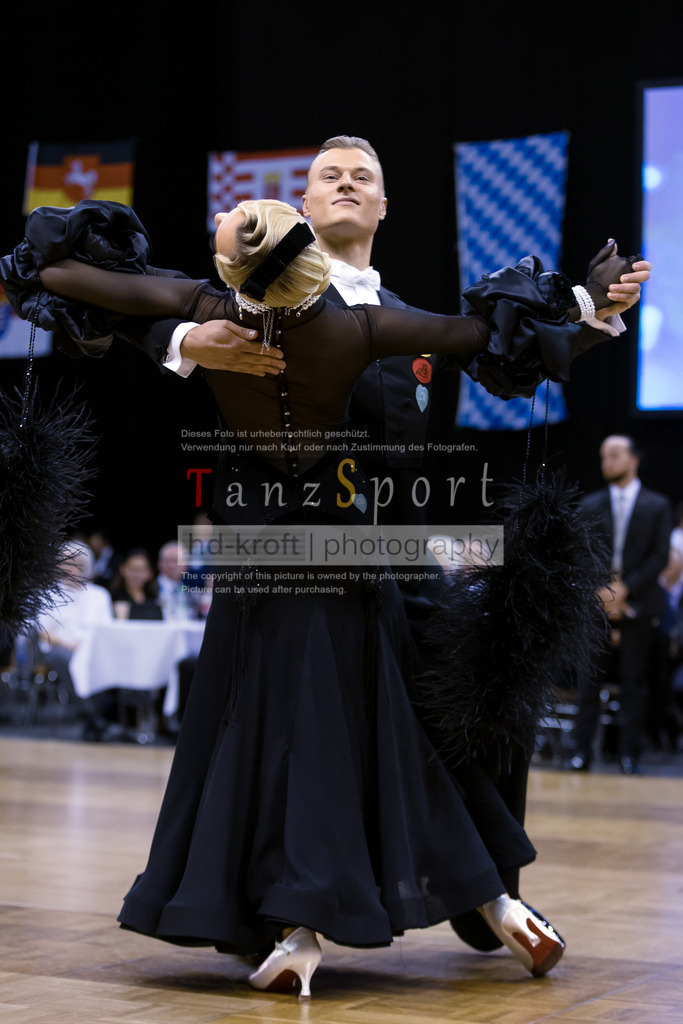 20241102_DM_HGR_Std_15860 | Tanzsportbilder, Standardtanz, Lateintanz, WDSF, DTV, LTVB, dancecomp, goc, hessen tanzt, blaues band der spree, walzer, tango, wiener walzer, slowfox, quickstepp, samba, rumba, cha-cha-cha, paso doble. jive, hd-kroft photography, turniertanzsport