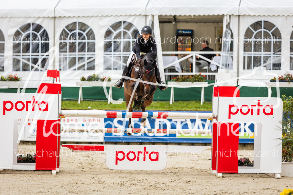 BHO-2PhSpr-M-045 | MomenTaufnahmen Pferdesportfotos