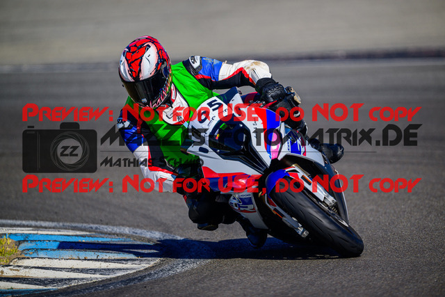 MaZZes_Fotomatrix_20250407_6007705_1960 | INST