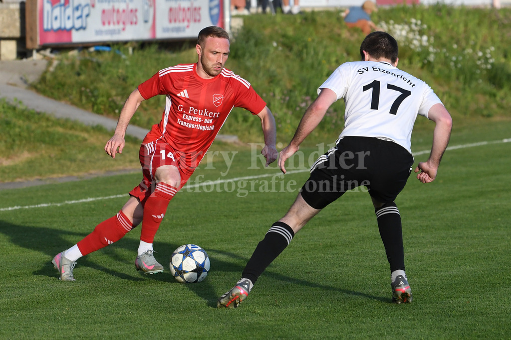 TSV Seeebach : SV Etzenricht | Doppeltorschütze Alexander Wittenzellner (TSV Seebach #14) - Realisiert mit Pictrs.com