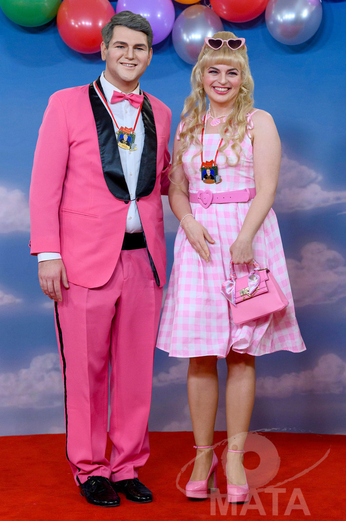 _DWA1791 | Politikerin Katharina Schulze (Grüne) mit ihrem Stellvertreter Johannes Becher (links) bei der TV-Sendung Fastnacht in Franken 2024. Veitshöchheim, 02.02.2024 Bayern Deutschland - Realisiert mit Pictrs.com