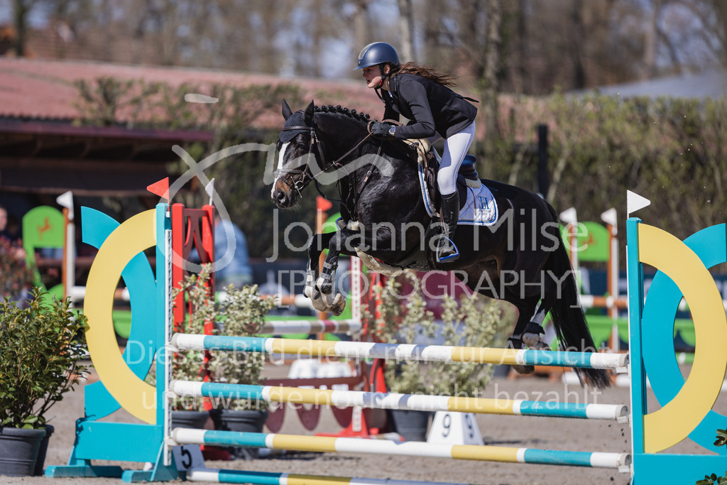 230411_Mühlen_02SprPf-A-240 | Deine schönsten Turniermomente als professionelle Fotos! Entdecke hochwertige Pferdesport-Fotografie im Online-Shop. Jetzt Fotos finden & bestellen!