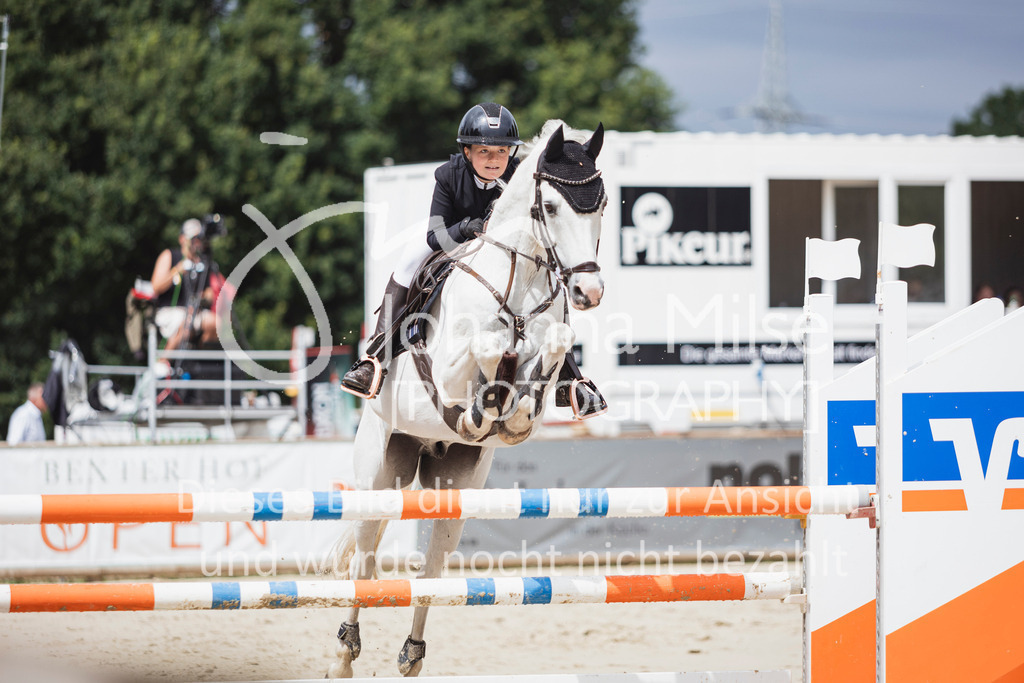250712_BHO_Pony-L-230 | Deine schönsten Turniermomente als professionelle Fotos! Entdecke hochwertige Pferdesport-Fotografie im Online-Shop. Jetzt Fotos finden & bestellen!