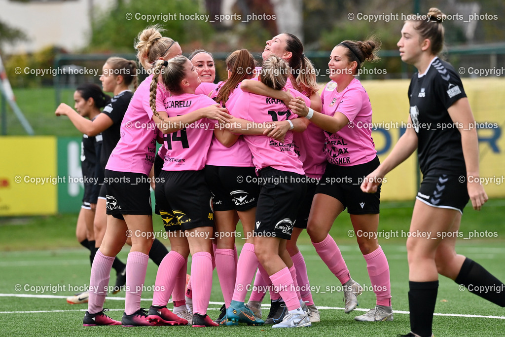 Liwodruck Carinthians Hornets vs. FC Pingau Saalfelden Frauen 29.10.2023  | Jubel Carinthians Hornets Mannschaft, #10 Elisa Ciccarelli, #9 Nina Mele, #17 Vanessa Kraker, #19 Jana Christina Lemberger, #27 Jasmin Michelle Ortner, #44 Elena Ciccarelli
