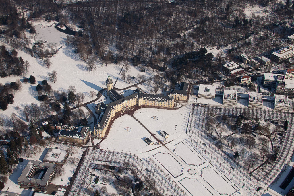 Luftbild: Schloss im Ortsteil Innenstadt-West in Karlsruhe im Bundesland Baden-Württemberg in Deutschland. Foto: IMG_24177.jpg vom 16.02.2010 durch Werner Riehm/FLY-FOTO.de