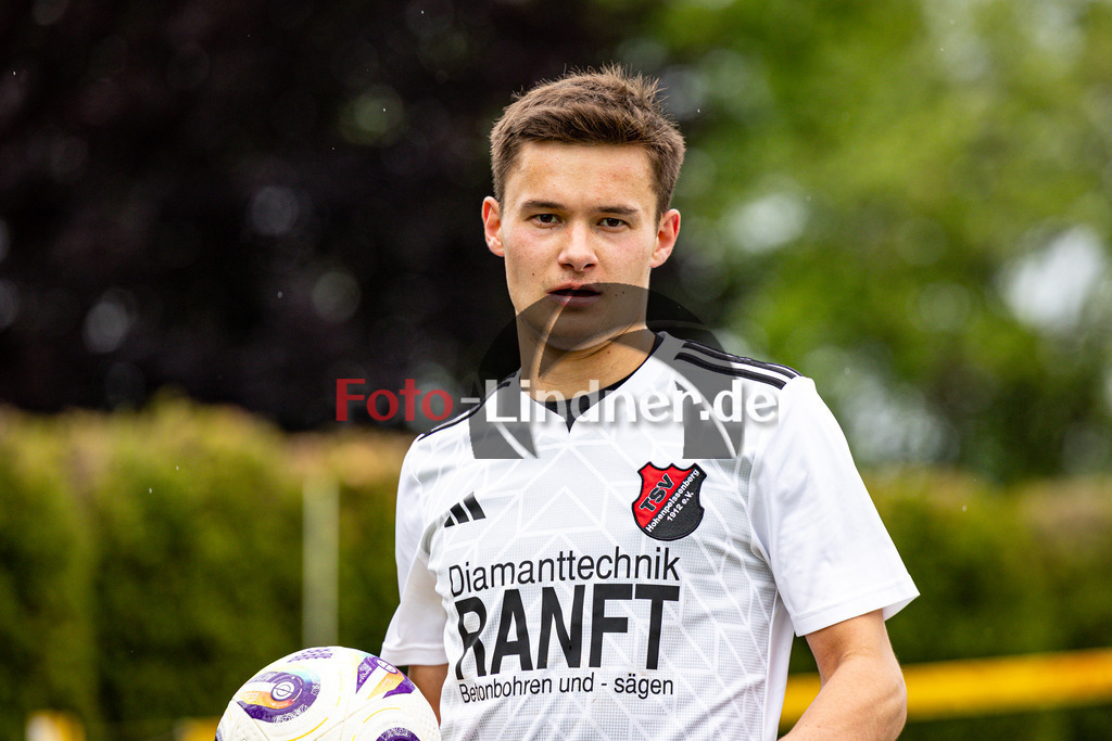 TSV Steingaden gegen TSV Hohenpeißenberg | Fußball Herren A-Klasse Gruppe 8 Zugspitze 2024/25, TSV Steingaden gegen TSV Hohenpeißenberg, 20250525,Johannes SCHULDES (TSV Hohenpeißenberg 13) Portrait, Freisteller,2025-05-25 in Steingaden (Sportplatz Steingaden), Johannes SCHULDES (TSV Hohenpeißenberg 13)Copyright: WolfgangxLindner www.foto-lindner.de